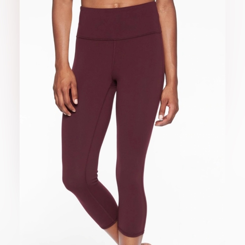 Athleta High Rise Chaturanga Capri, Aubergine, 
Size Medium Style# 816130